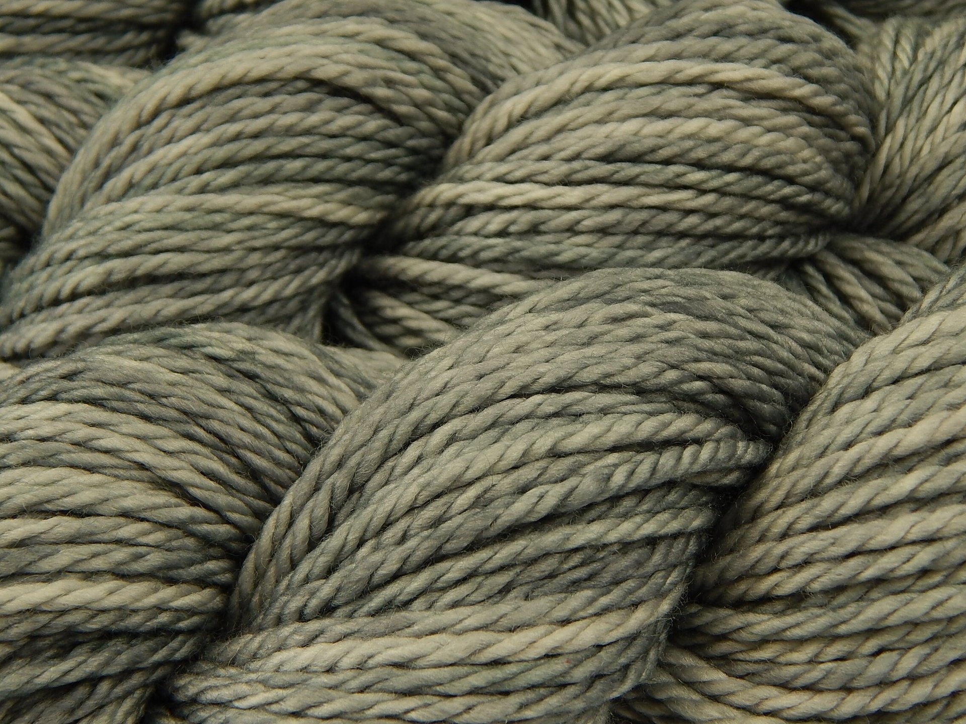 Hand Dyed Yarn, Bulky Weight Superwash Merino Wool - Silver Lining - Indie Dyer Thick Light Grey Knitting Yarn, Tonal Gray Chunky Yarn
