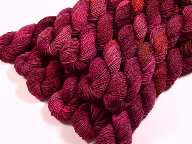 Mini Skeins Hand Dyed Yarn, Sock Weight 4 Ply Superwash Merino Wool - Merlot Multi - Burgundy Red Fingering Knitting Crochet Yarn, DIY Gift