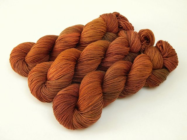 Hand Dyed Sock Yarn, Fingering Weight 4 Ply Superwash Merino Wool - Spice - Indie Knitting Yarn, Rust Burnt Orange Hand Dyed Yarn, Autumn Colors