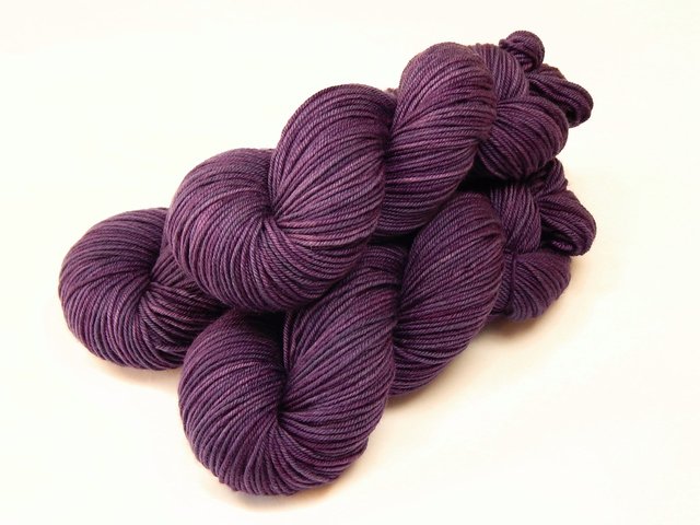 Hand Dyed Yarn, DK Weight Superwash Merino Wool - Deep Lilac Tonal - Indie Dyed Yarn, Purple Violet Lavender Wool Yarn, Knitting Yarn